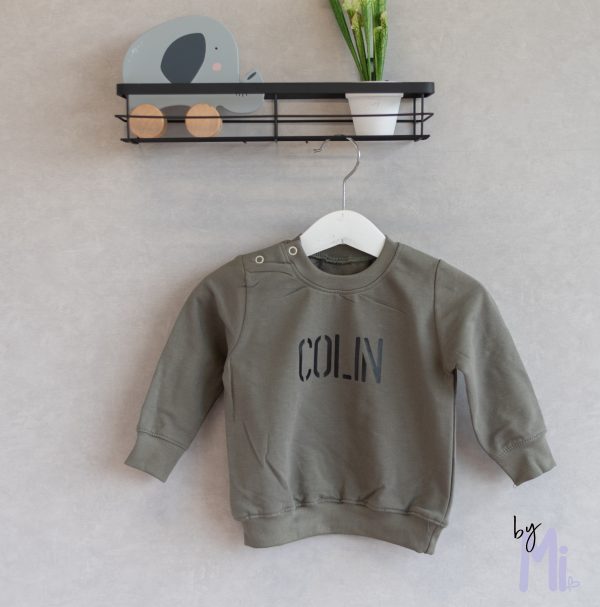 Baby sweater met naam "COLIN"